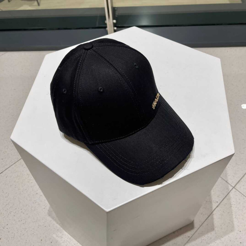 Pra*a  baseball cap in black