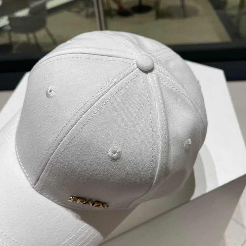 Pra*a  baseball cap in white