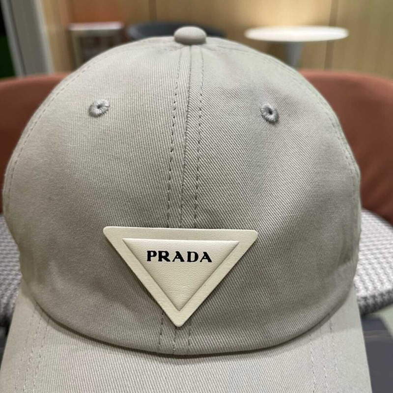 Pra*a  re-nylon baseball cap in grey and white