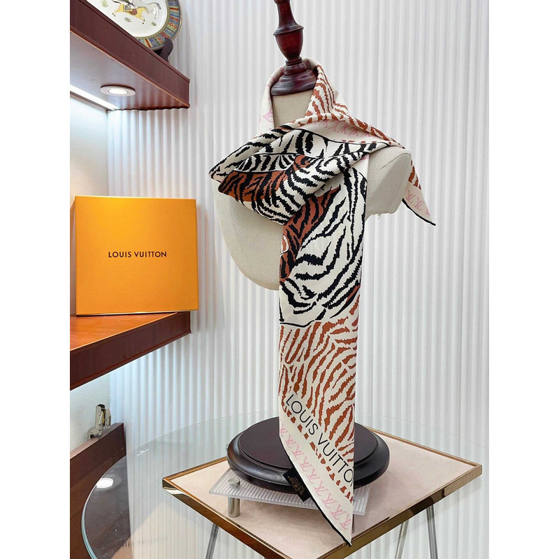 l**is V*t*n square scarf in white