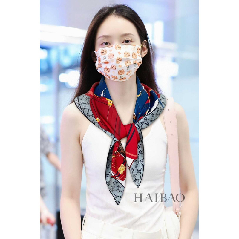 G*u*i flora print silk scarf in red and grey