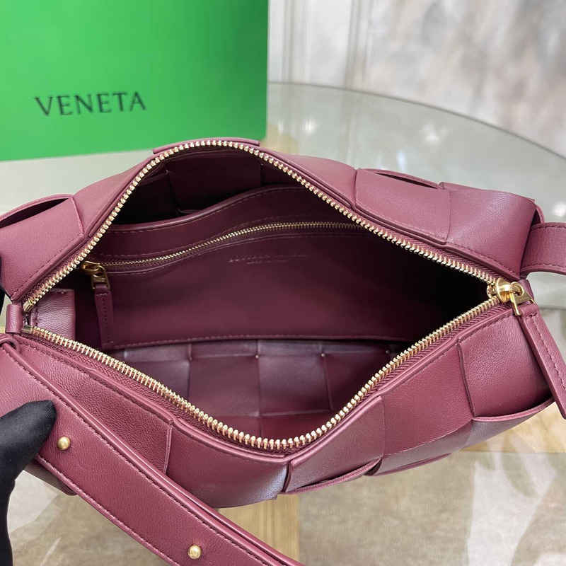 Bo*te*ga ve*ne*ta  small cassette in pink