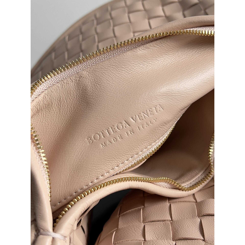 Bo*te*ga ve*ne*ta medium gemelli in lotus