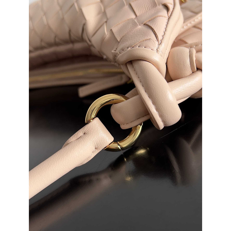 Bo*te*ga ve*ne*ta medium gemelli in lotus