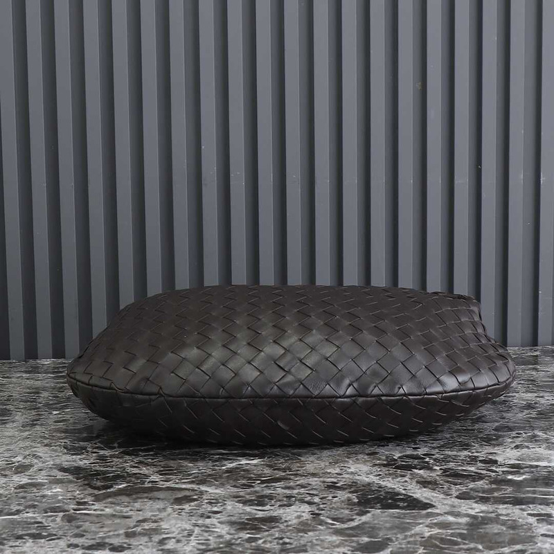 Bo*te*ga ve*ne*ta small jodie intrecciato leather shoulder bag fondant