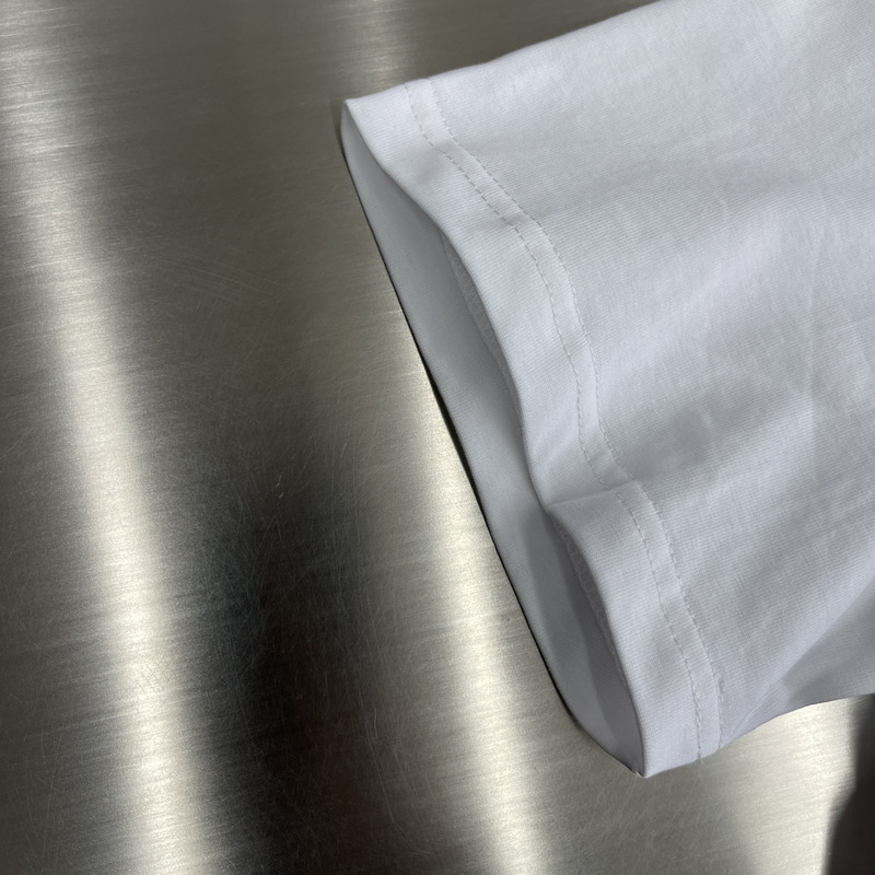 l**is V*t*n cotton t-shirt in white