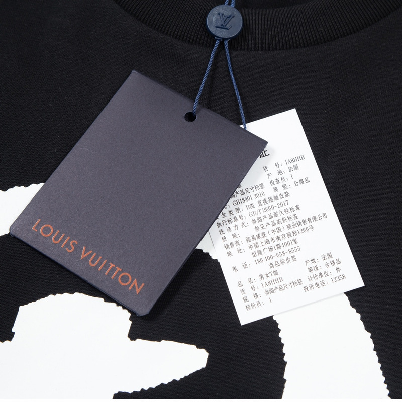 l**is V*t*n short-sleeved cotton intarsia crewneck in black