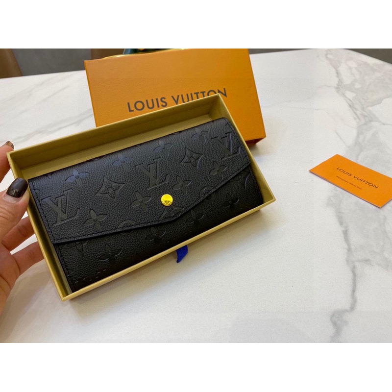 l**is V*t*n long wallet black