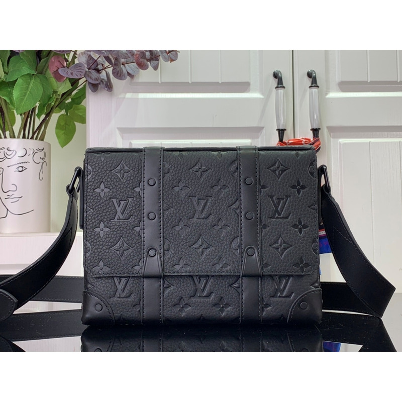 l**is V*t*n monogram taurillon leather trunk messenger