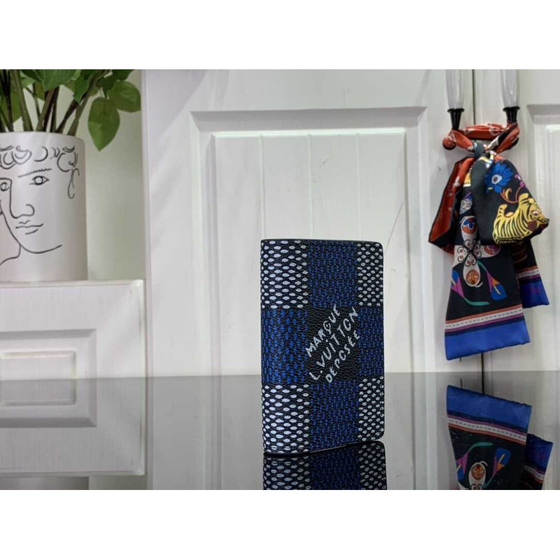 l**is V*t*n brazza wallet in muti color