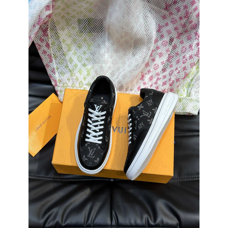 l**is V*t*n beverly hills sneaker