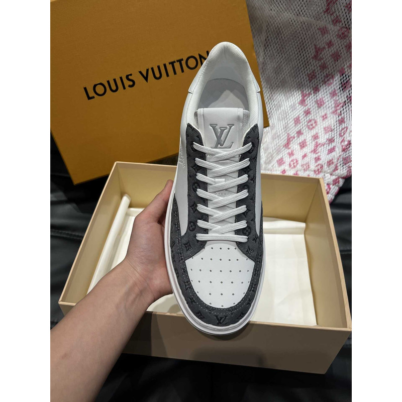 l**is V*t*n beverly hills sneaker