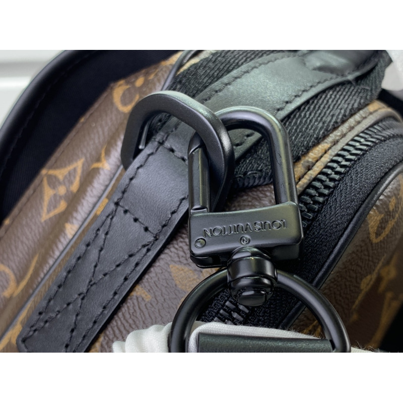 l**is V*t*n quest messenger cowhide-leather textile lining