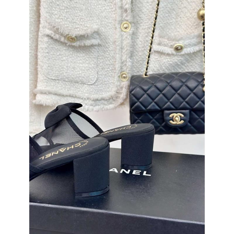 Ch*el interlocking cc logo leather slides