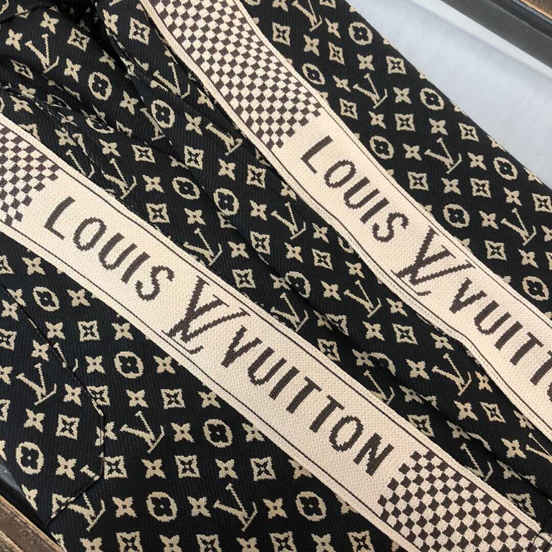 l**is V*t*n monogram shorts black