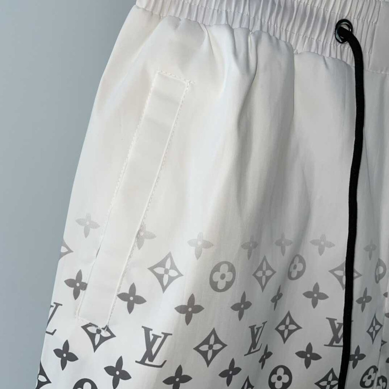 l**is V*t*n monogram shorts white