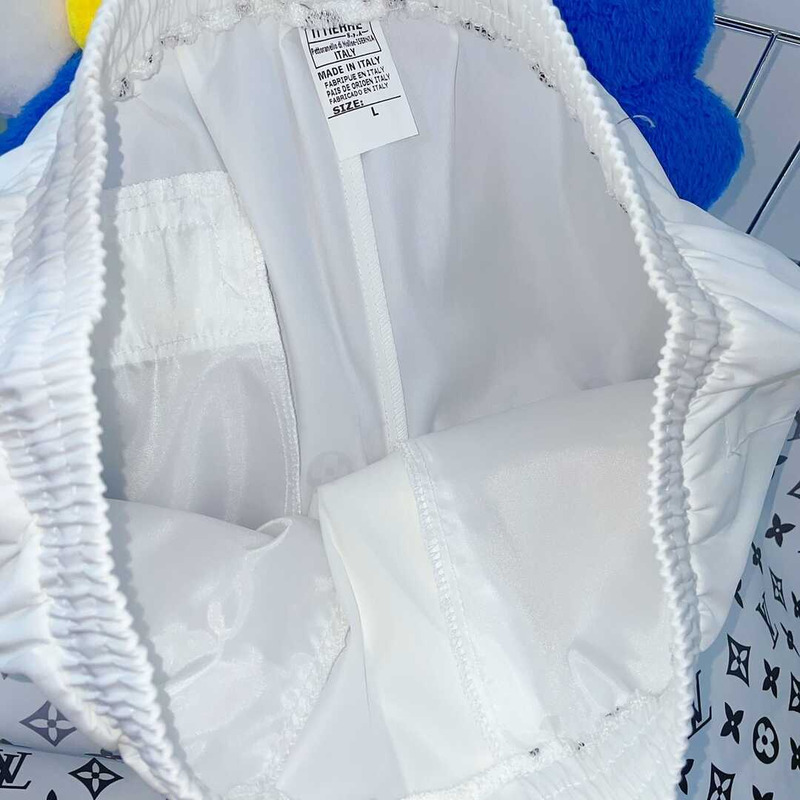 l**is V*t*n monogram shorts white