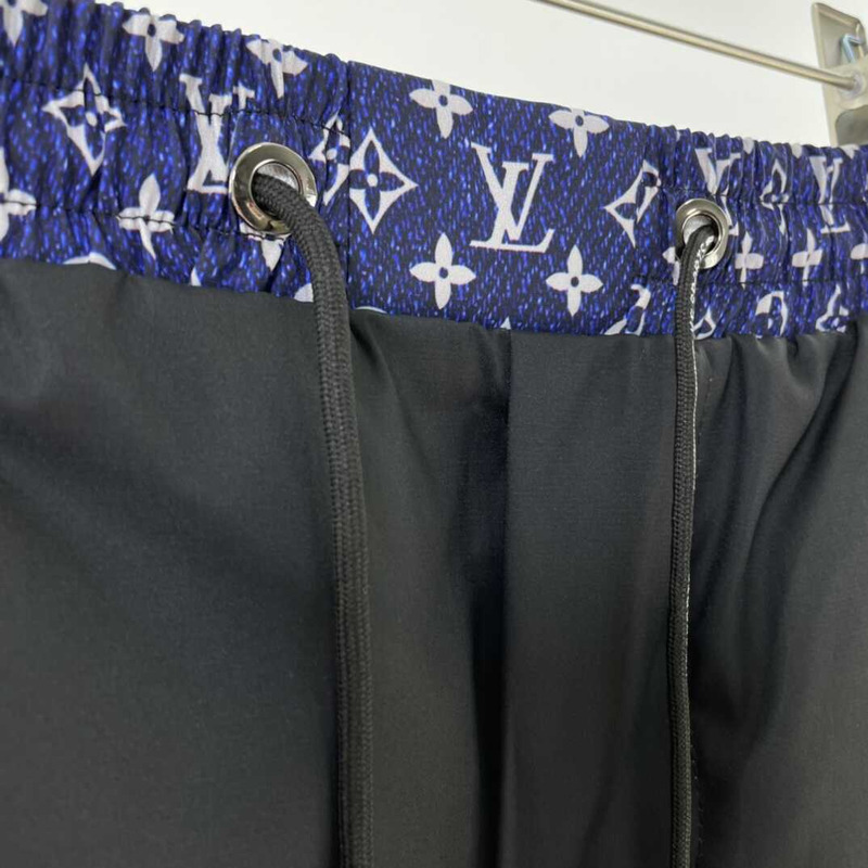 l**is V*t*n monogram shorts black/blue