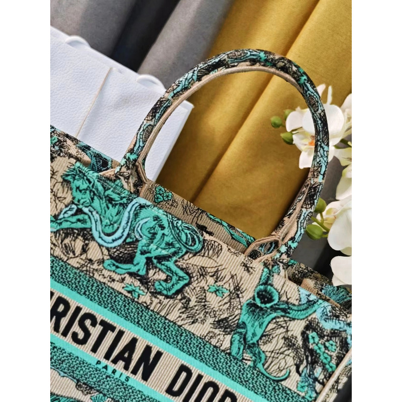D*or medium D*oriviera D*or book tote embroidery beige and blue
