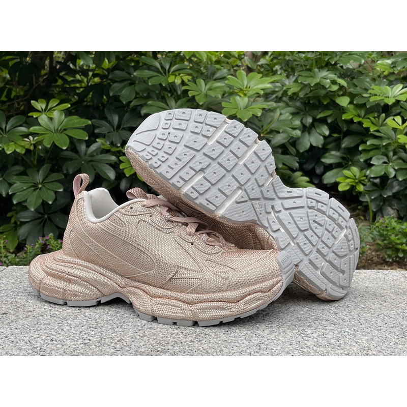 Ba*len*cia*ga 3xl sneaker in off champagne
