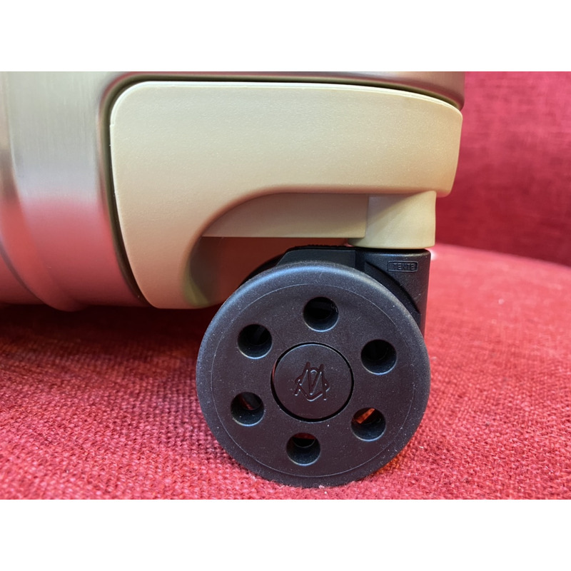 Rimowa Classic Cabin Carry-on Suitcase Aluminum in Sliver