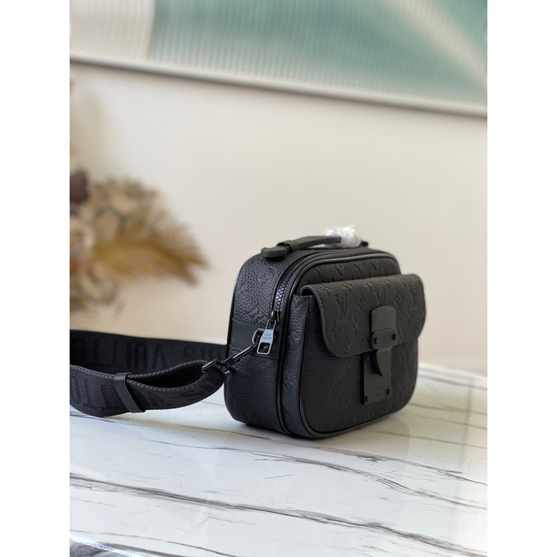 l**is V*t*n s lock messenger bag cowhide leather black