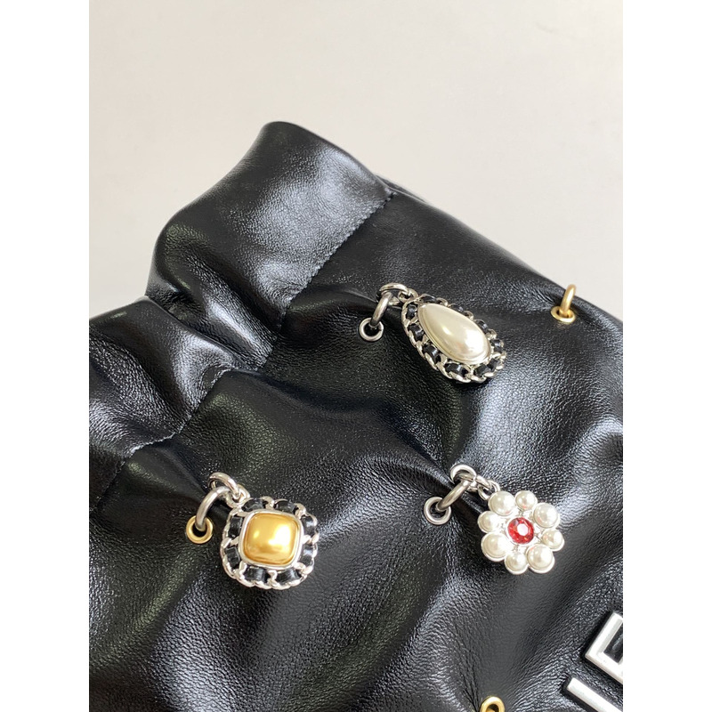 Ch*el 22 mini handbag shiny lambskin bijoux charms & gold-tone metal black