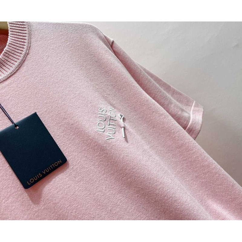 l**is V*t*n embroidered t-shirt pink