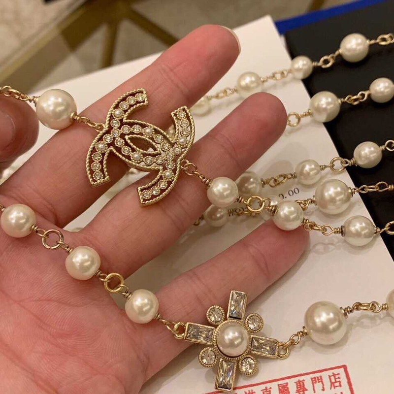 Ch*el pearl necklace double length with interlocking c logo light gold