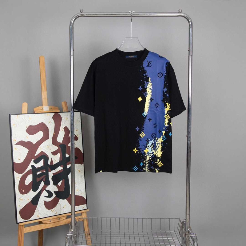 l**is V*t*n monogram splash round neck t-shirt black
