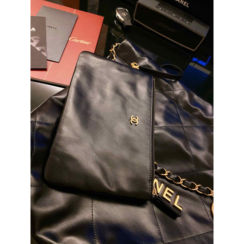 Ch*el shiny calfskin & gold-tone metal Ch*el 22 black