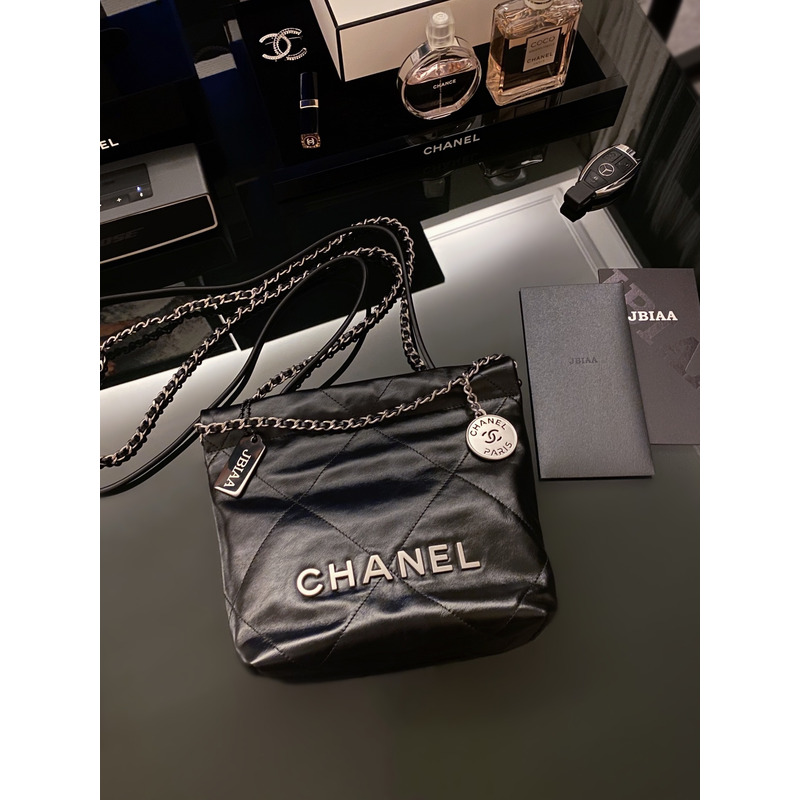 Ch*el shiny calfskin & silver-tone metal Ch*el 22 black