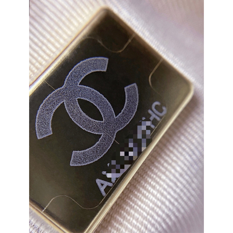 Ch*el shiny crumpled calfskin & gold-tone metal pink