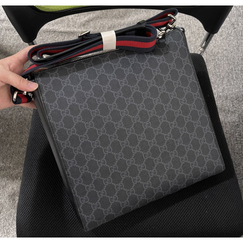 g*u*i S*p*e small messenger bag black