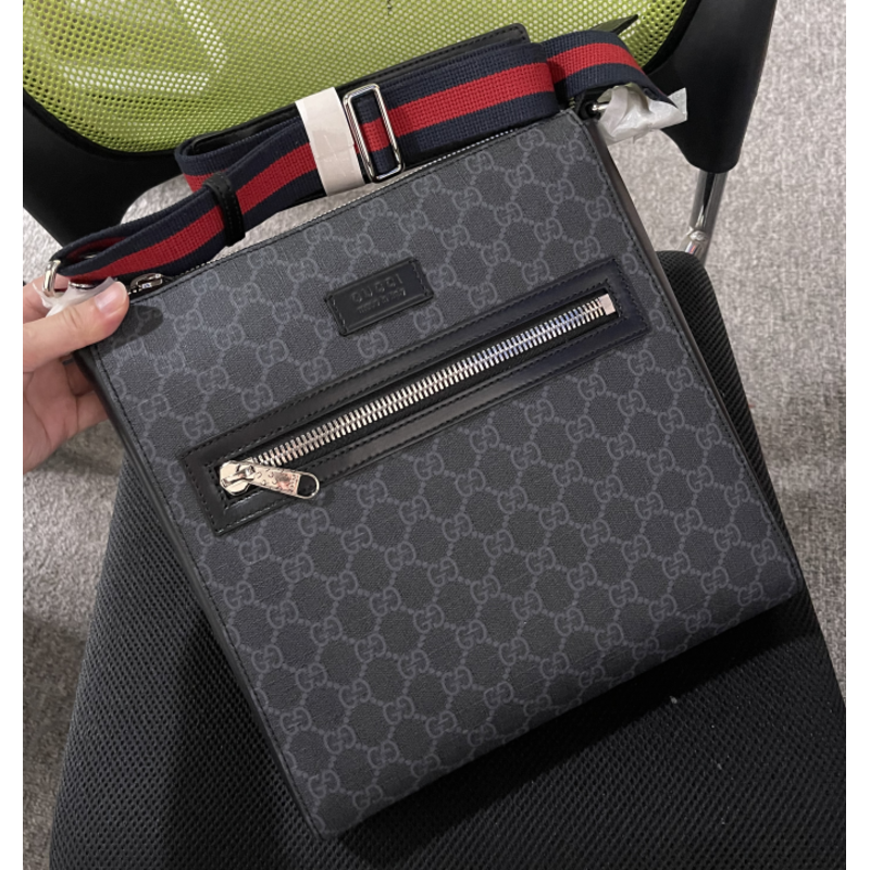 g*u*i S*p*e small messenger bag black