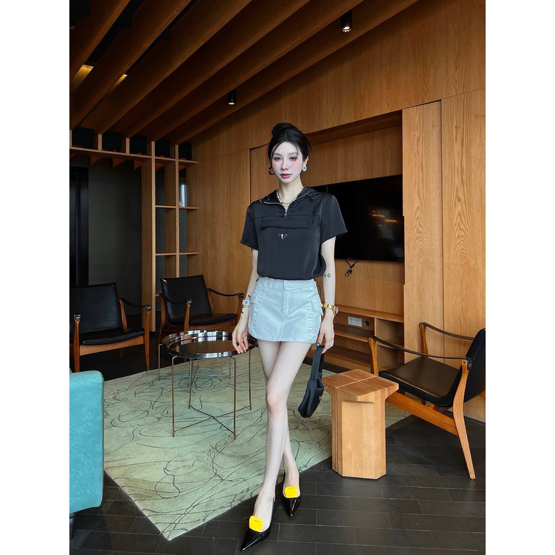 Pra*a triangle logo blouson t-shirt top black and short skirt pure white