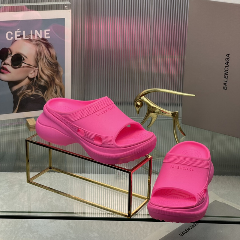 ba*len*cia*ga x Cr*0*s pool slide hot pink