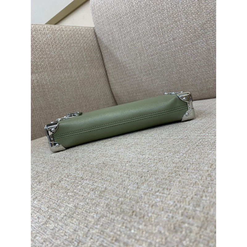 l**is V*t*n slim trunk calf leather green