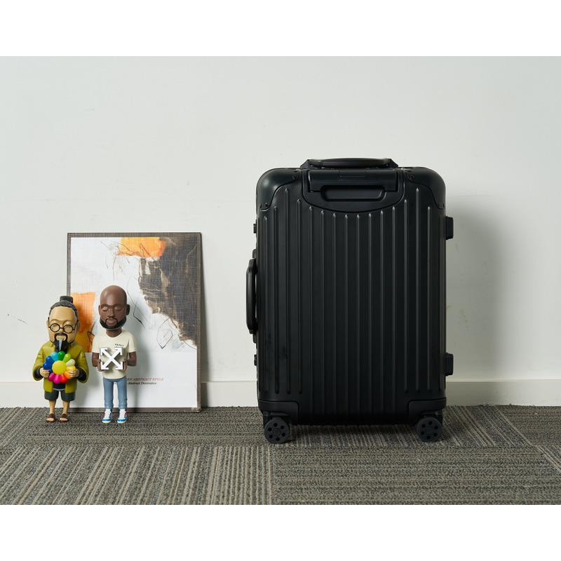 Rimowa Essential Cabin Lightweight Carry-On Suitcase Black