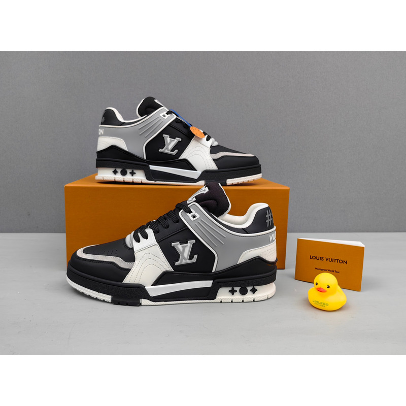 l**is V*t*n trainer sneaker black&white