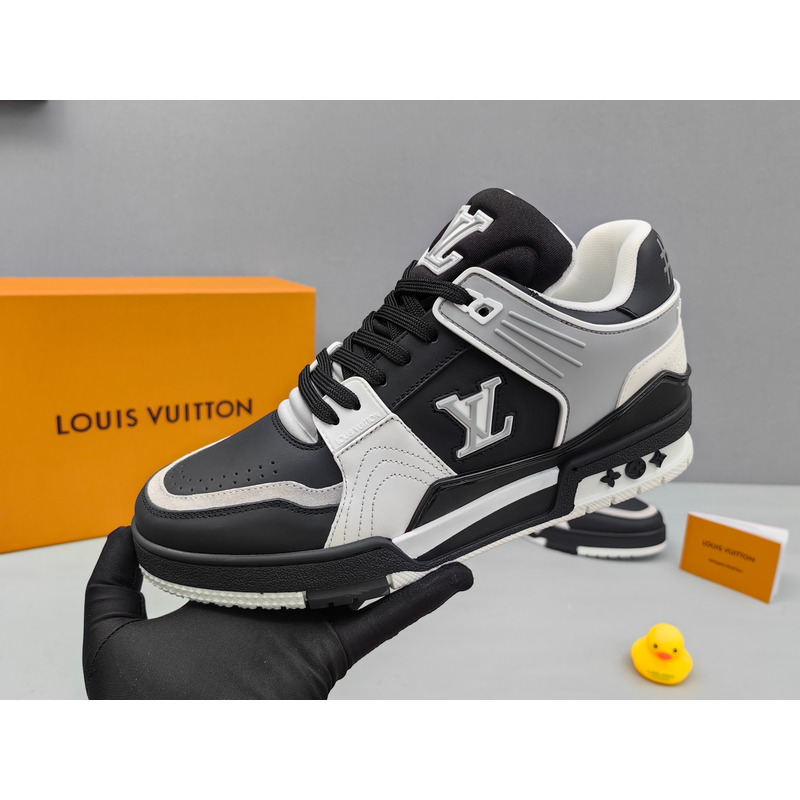 l**is V*t*n trainer sneaker black&white