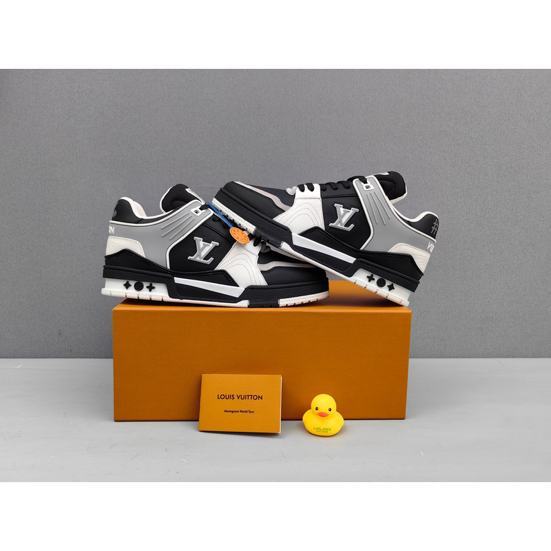 l**is V*t*n trainer sneaker black&white