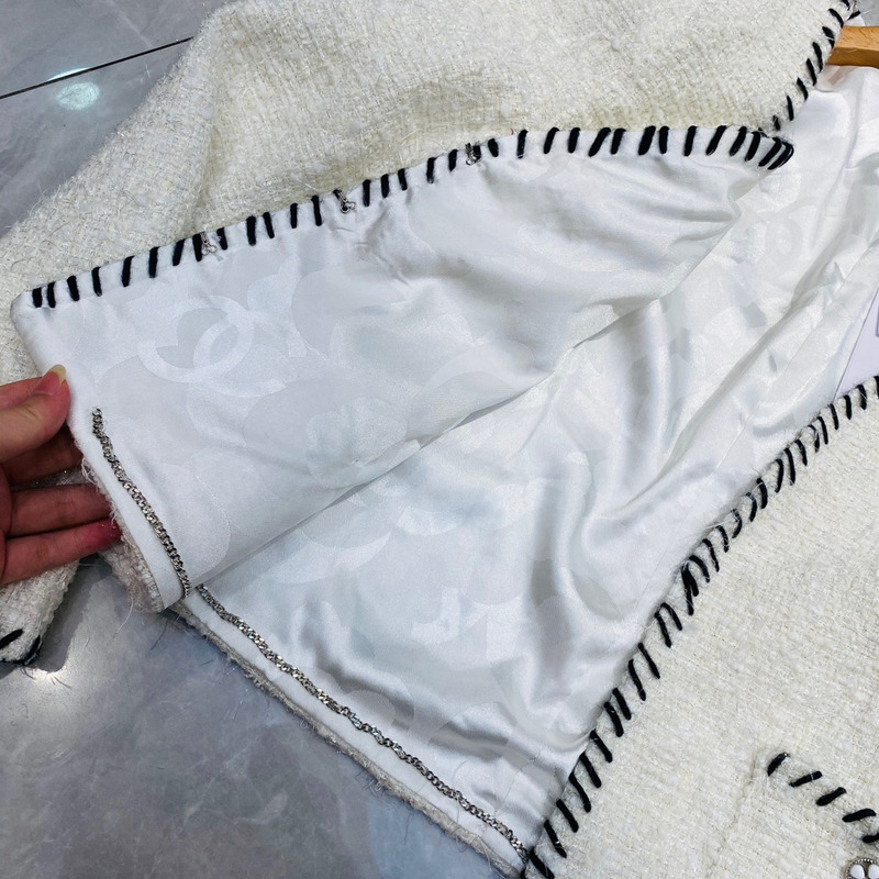 Ch*el logo embroidered short jacket pure white