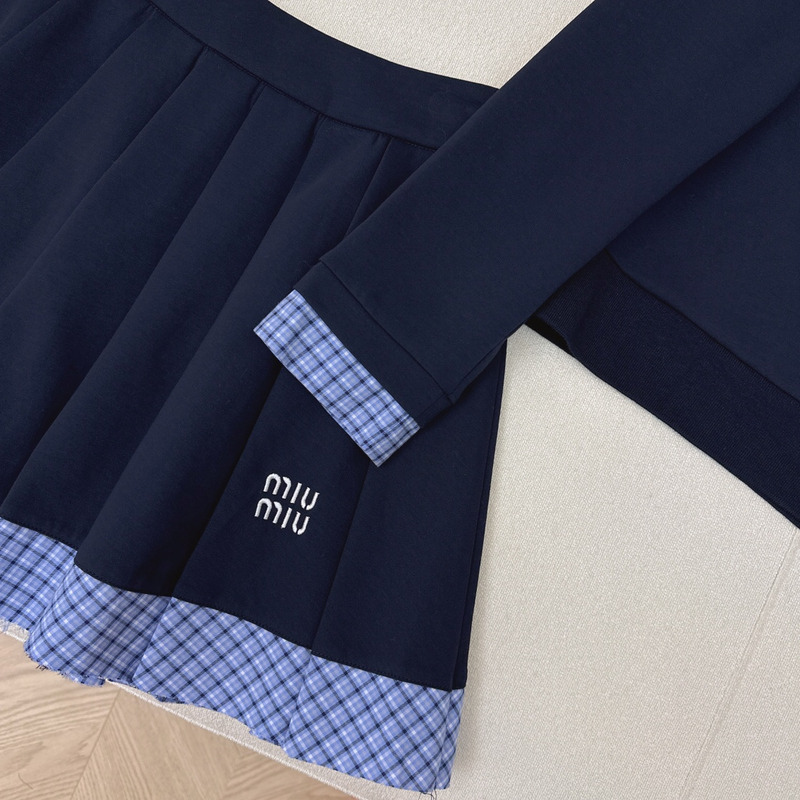 Miu Miu Logo Long-Sleeved Polo Shirt And Pleated Skirt Suit Blue