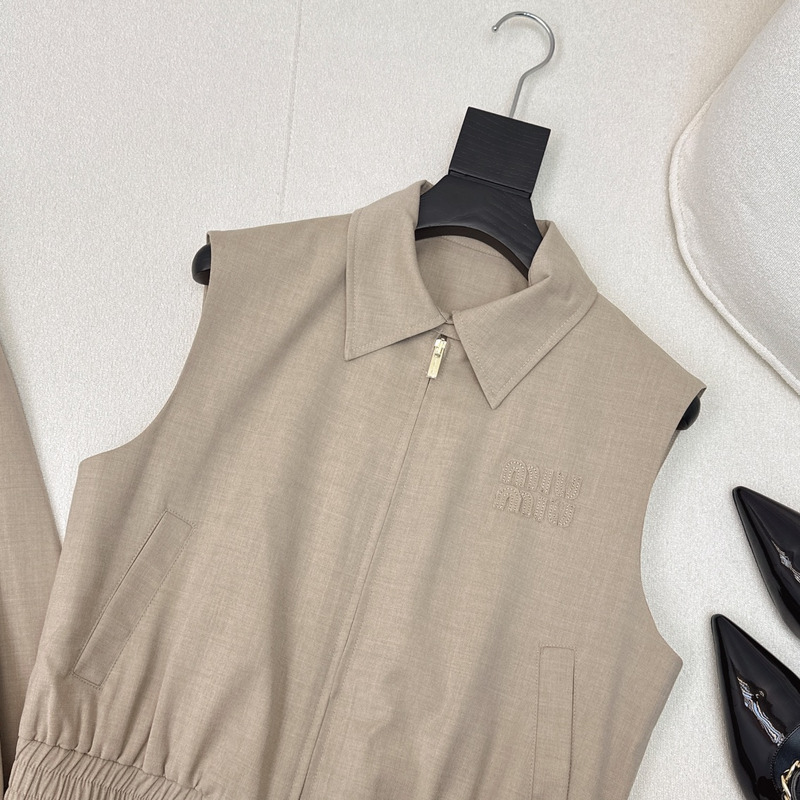 Miu Miu Sleeveless Top And Pleated Skirt Suit Beige