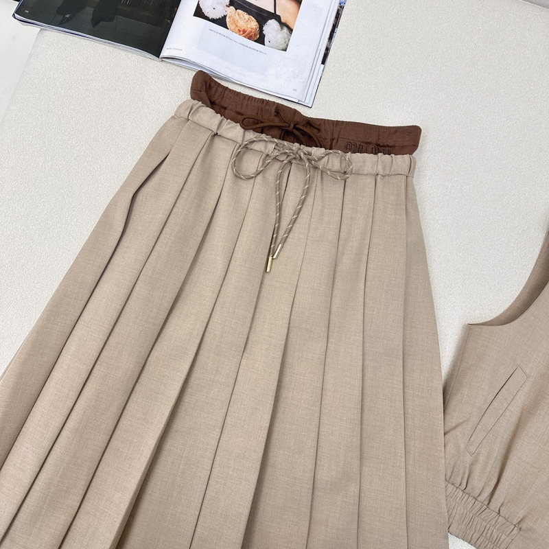 Miu Miu Sleeveless Top And Pleated Skirt Suit Beige