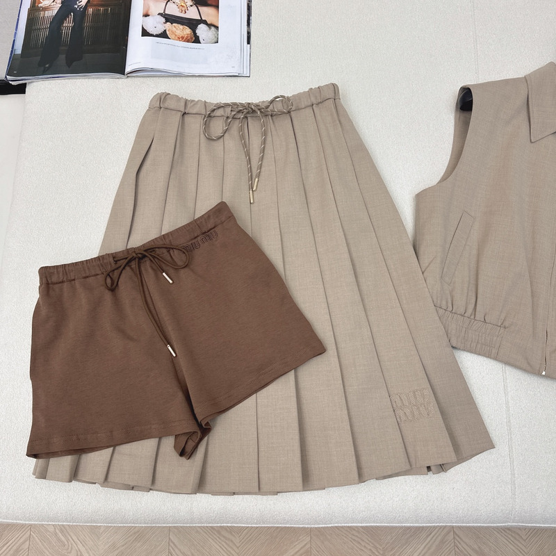 Miu Miu Sleeveless Top And Pleated Skirt Suit Beige