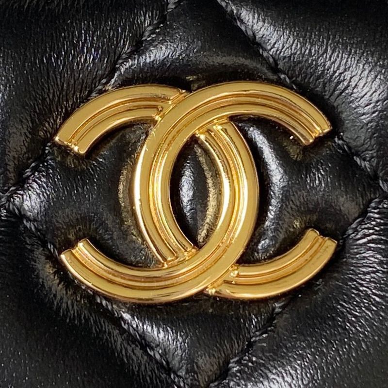 Ch*el chain clutch bag black