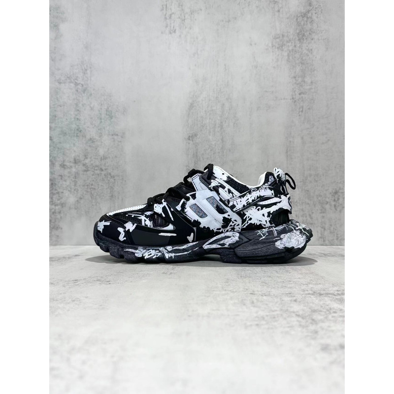 Ba*len*cia*ga track graffiti black and white mesh nylon sneakers