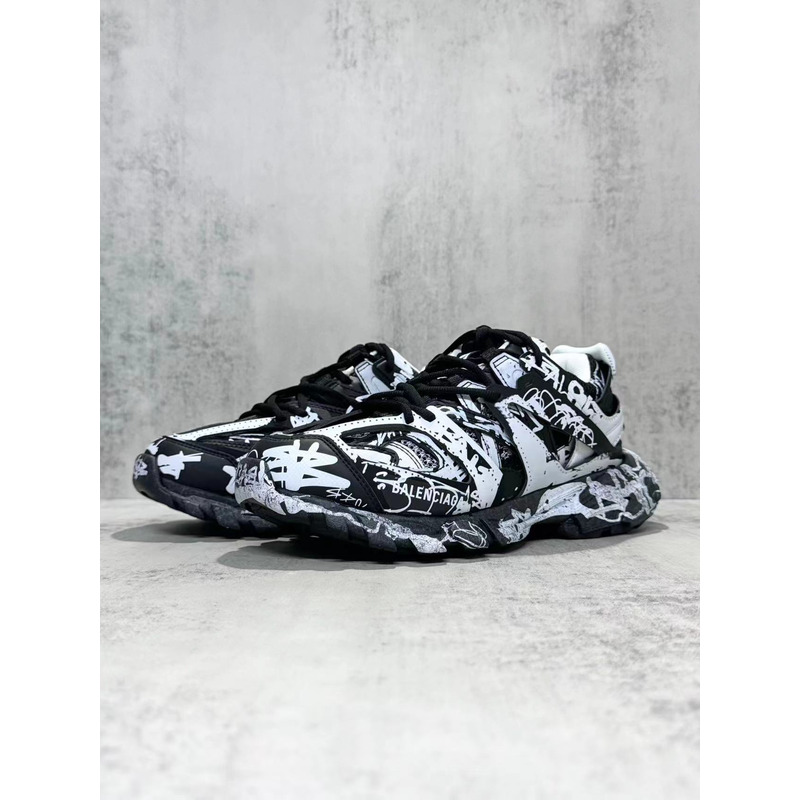 Ba*len*cia*ga track graffiti black and white mesh nylon sneakers